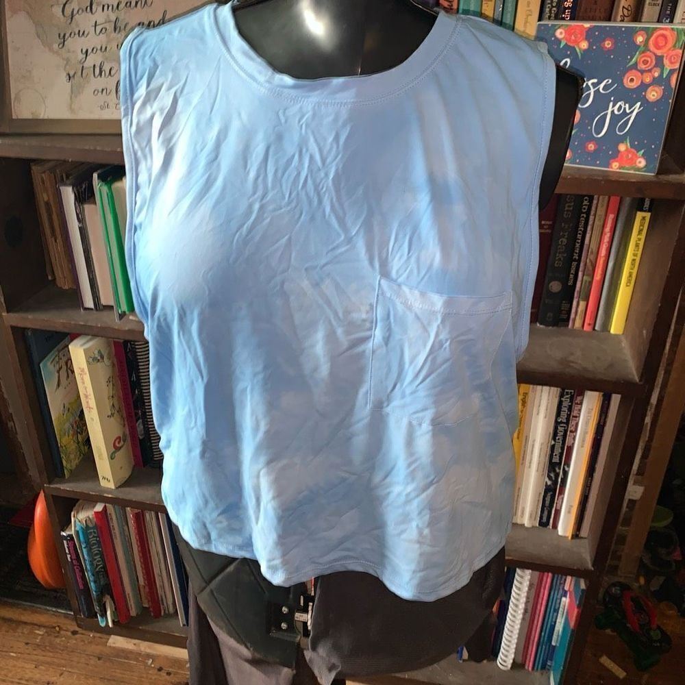 Stitchfixโthreads for Thoughts tie dye blue XL cropโtop
